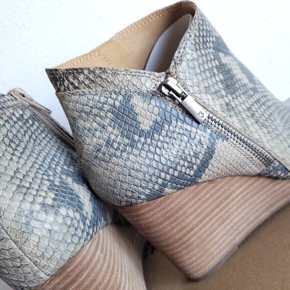 New Lucky Brand Leather Snake Print wedge booties in tan/gray and black - Picture 9 of 12